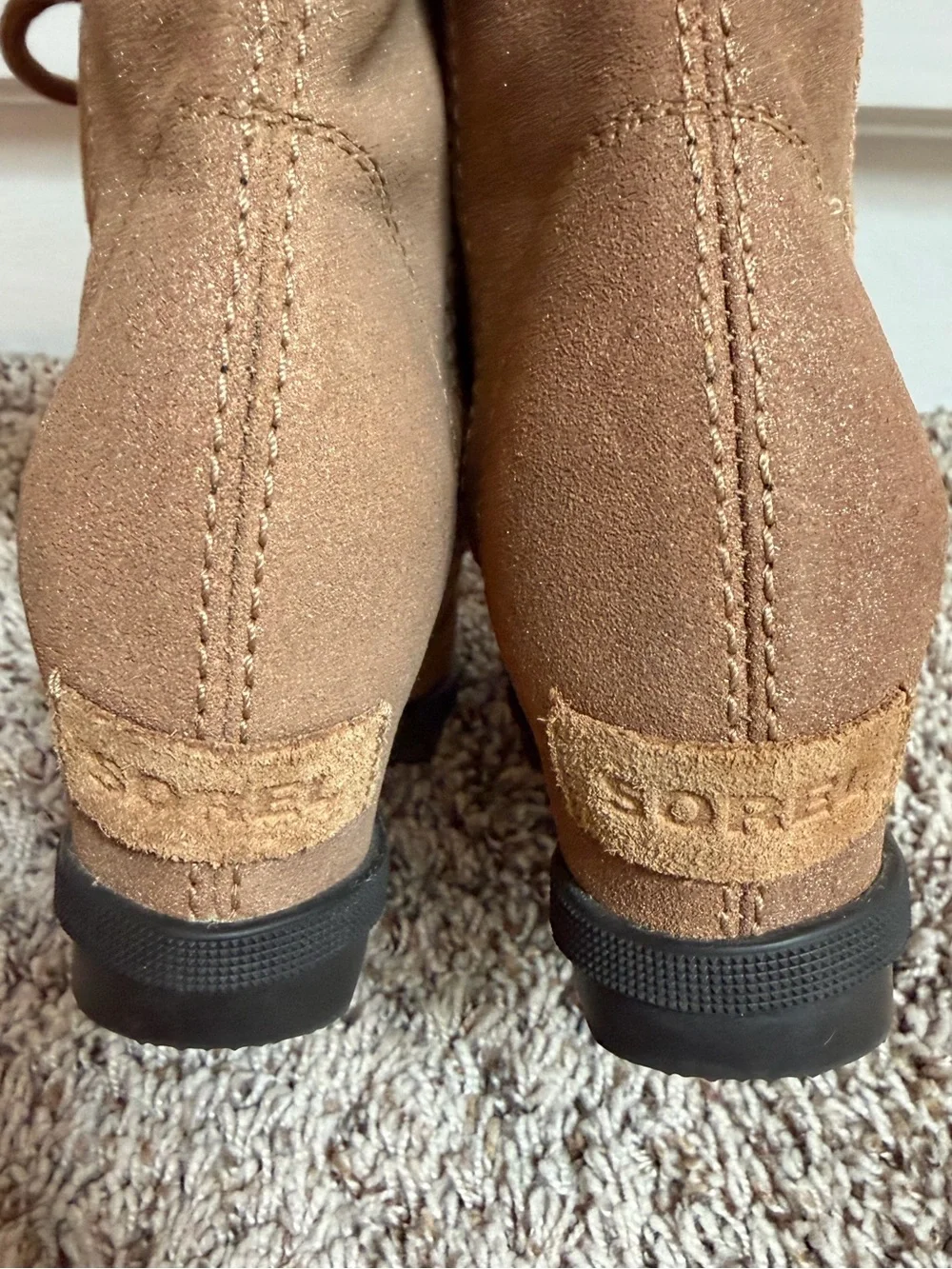 Sorel Joan of Arctic Wedge II Lace Up Boots Tan Suede Size Youth Girls 2